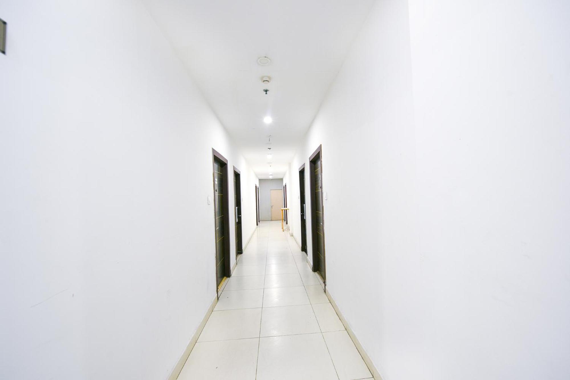 Ayaan Residency Ξενοδοχείο Νόιντα Εξωτερικό φωτογραφία
