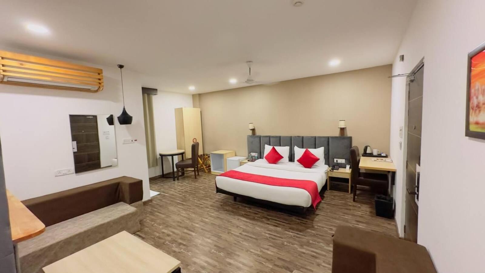 Ayaan Residency Ξενοδοχείο Νόιντα Εξωτερικό φωτογραφία